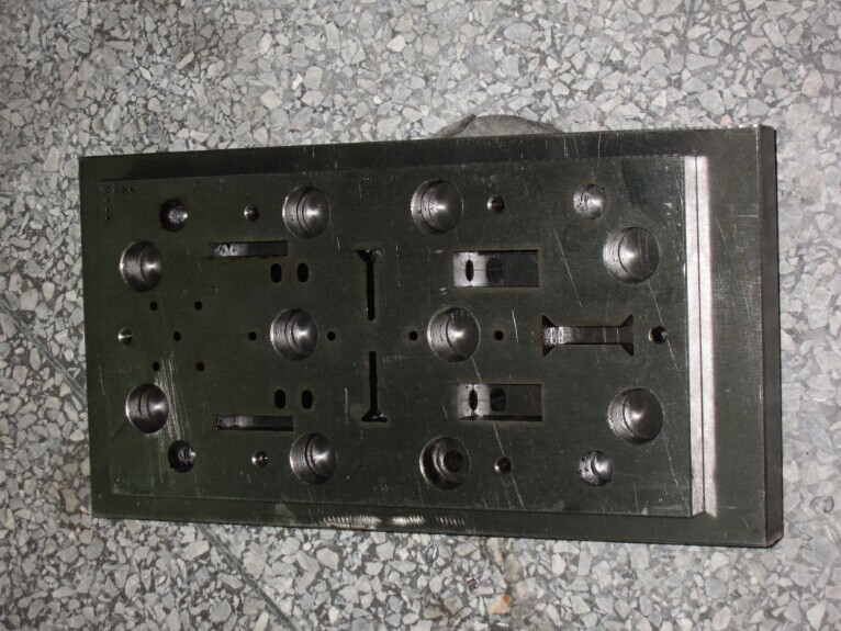 五金衝壓模具kc106